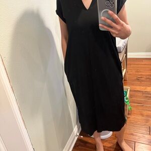 NWOT Black chic maternity dress